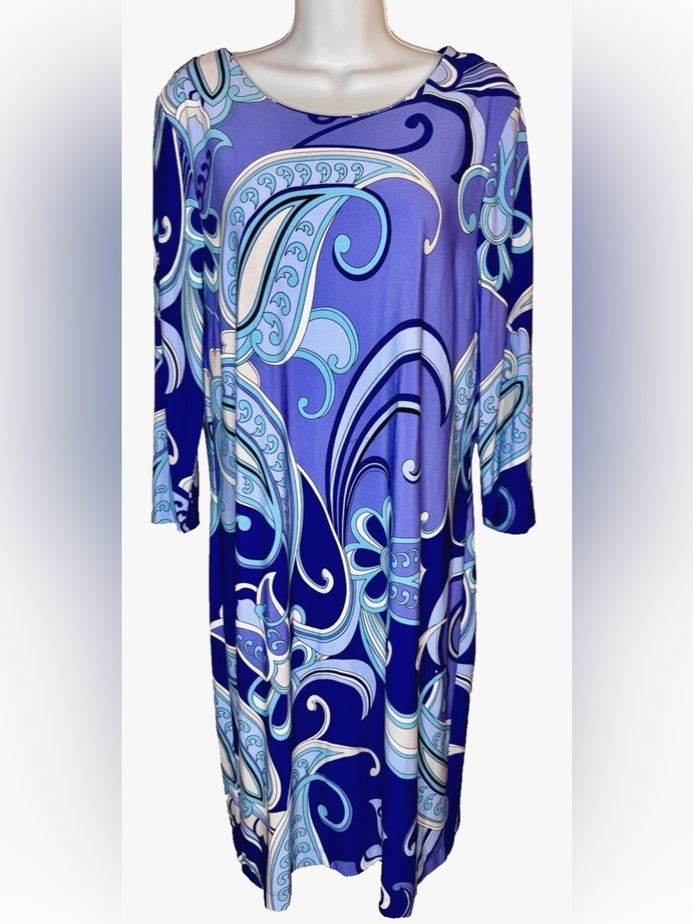 💜CHICO’S💜 JERSEY KNIT PAISLEY FLORAL BELOW KNEE 3/4 SLEEVE SHIFT DRESS